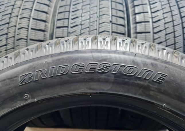 Bridgestone Blizzak VRX2 225/50 R17 95R