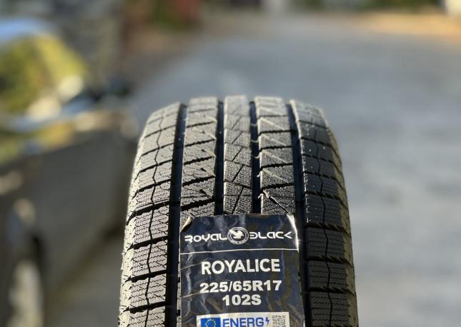 Royal Black Royal Ice 225/65 R17 102S