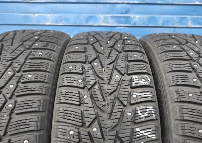 Nokian Tyres Hakkapeliitta 7 SUV 215/60 R17 100T