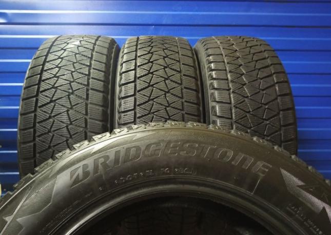 Bridgestone Blizzak DM-V2 225/60 R17 99T