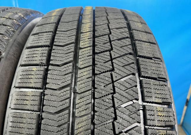 Bridgestone Blizzak VRX2 245/40 R20 95Q