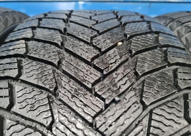 Michelin X-Ice Snow SUV 235/55 R19 и 255/50 R19 107V