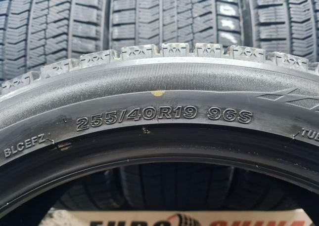 Bridgestone Blizzak Ice 255/40 R19 и 225/45 R19 96T