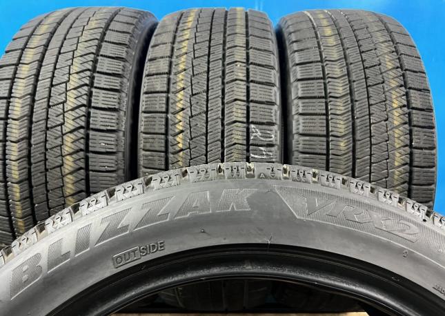 Bridgestone Blizzak VRX2 245/45 R19 98Q