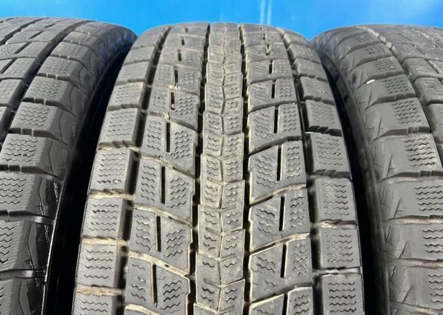 Dunlop Winter Maxx SJ8 215/70 R16 100R