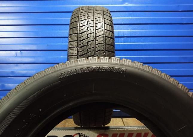 Bridgestone Blizzak VRX2 225/60 R17 99R