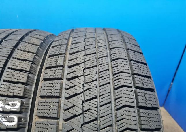 Bridgestone Blizzak VRX2 225/50 R17 95Q