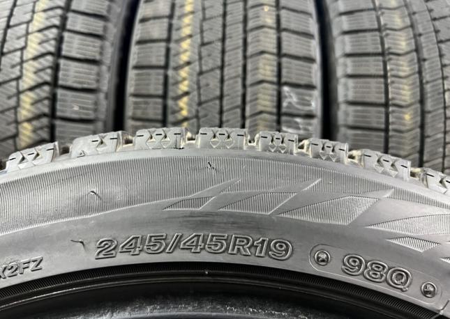 Bridgestone Blizzak VRX2 245/45 R19 98Q