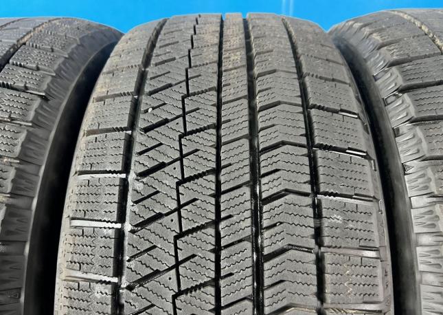 Bridgestone Blizzak Ice 225/50 R17 94T