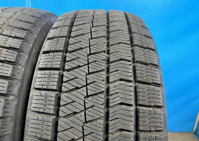 Bridgestone Blizzak VRX2 215/45 R17 87R