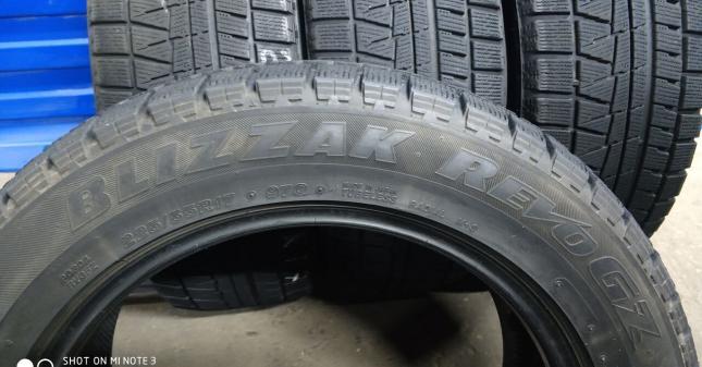 Bridgestone Blizzak Revo GZ 225/55 R17 102Q