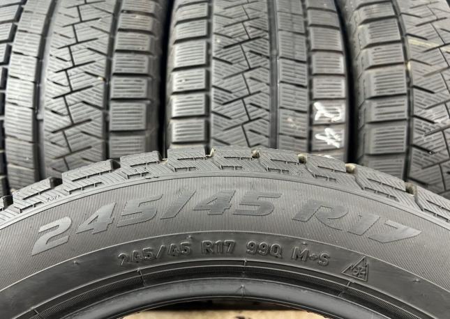 Pirelli Ice Asimmetrico 245/45 R17 99R