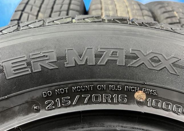 Dunlop Winter Maxx SJ8 215/70 R16 100R