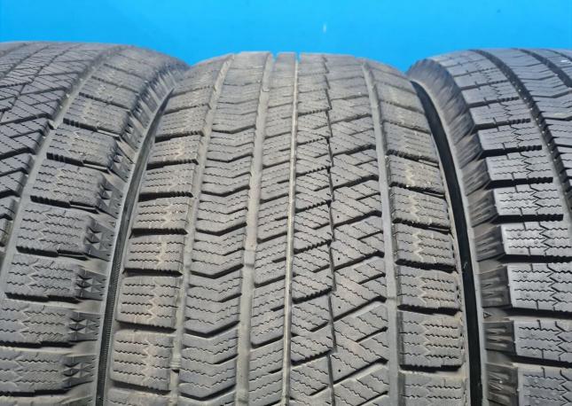 Bridgestone Blizzak VRX2 225/55 R17 97R