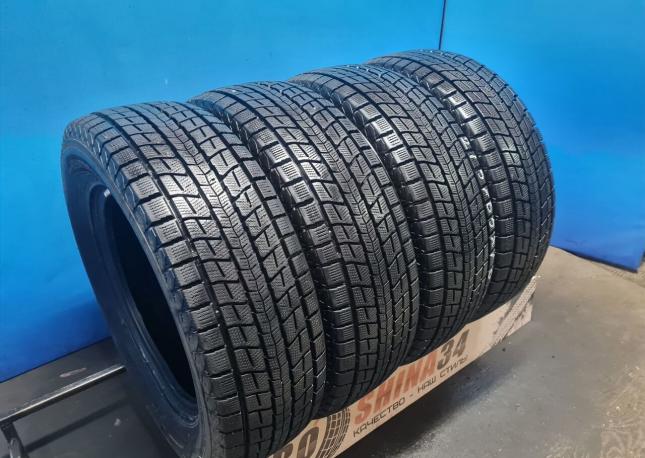 Dunlop Winter Maxx SJ8 215/65 R16 98Q