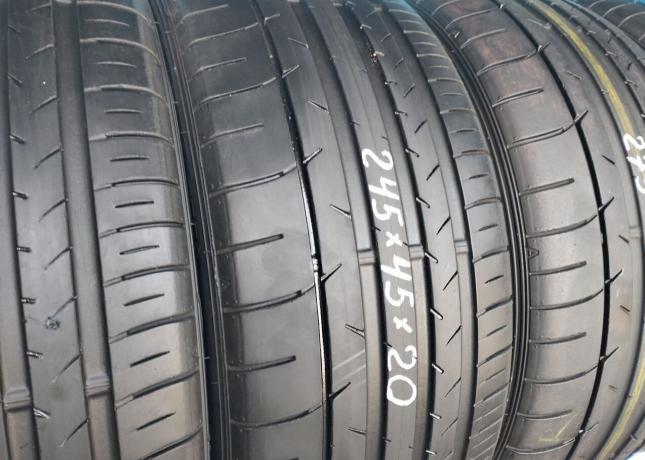 Dunlop SP Sport Maxx 050+ 275/40 R20 и 245/45 R20 106Y