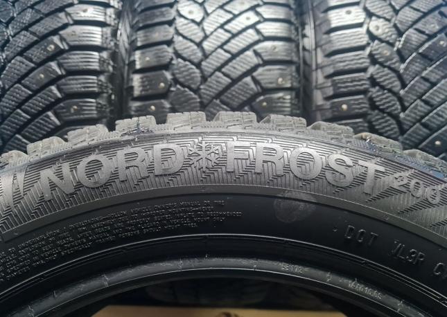 Gislaved Nord Frost 200 215/55 R17 98T