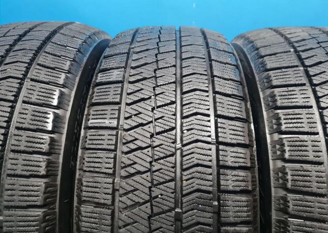 Bridgestone Blizzak VRX2 215/50 R17 91Q