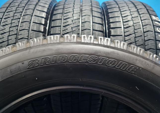 Bridgestone Blizzak VRX2 215/55 R17 94Q