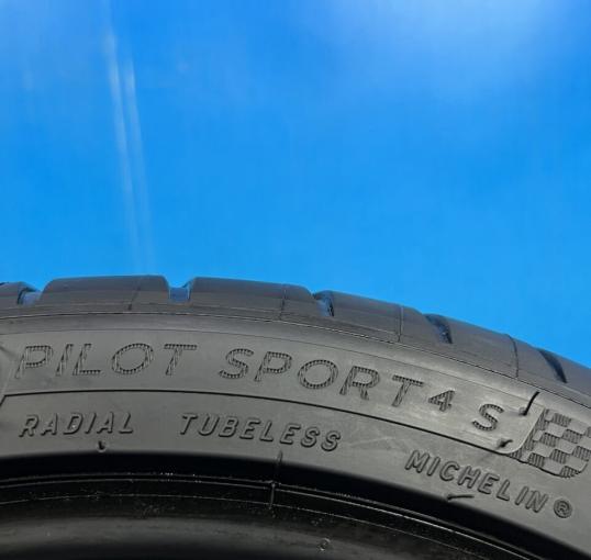 Michelin Pilot Sport 4 S 255/35 R18 97Y