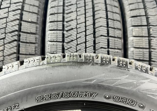 Bridgestone Blizzak VRX2 225/50 R17 95Q