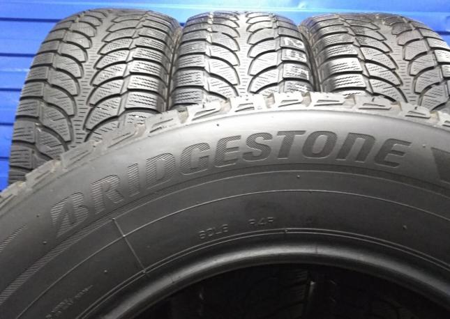 Bridgestone Blizzak LM-80 Evo 235/65 R17 104H