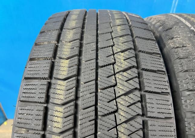 Bridgestone Blizzak VRX2 245/45 R19 98Q