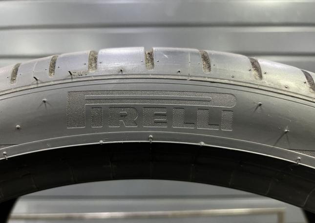 Pirelli P Zero PZ4 315/30 R22 107Y