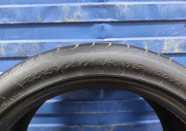 Pirelli P Zero 255/40 R19 100Y