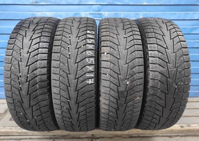 Hankook Winter I&#39;Cept IZ2 215/65 R17 99H