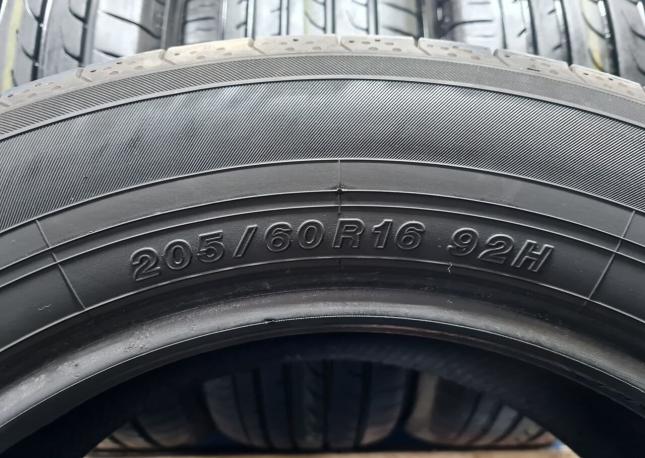 Yokohama BlueEarth RV02 205/60 R16 92H