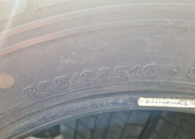 Bridgestone Blizzak VRX 205/65 R16 98V