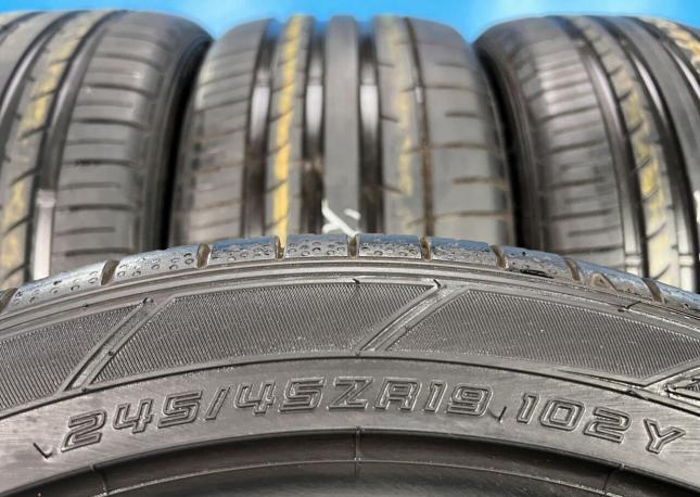 Dunlop SP Sport Maxx 050+ 245/45 R19 и 275/40 R19 107Y