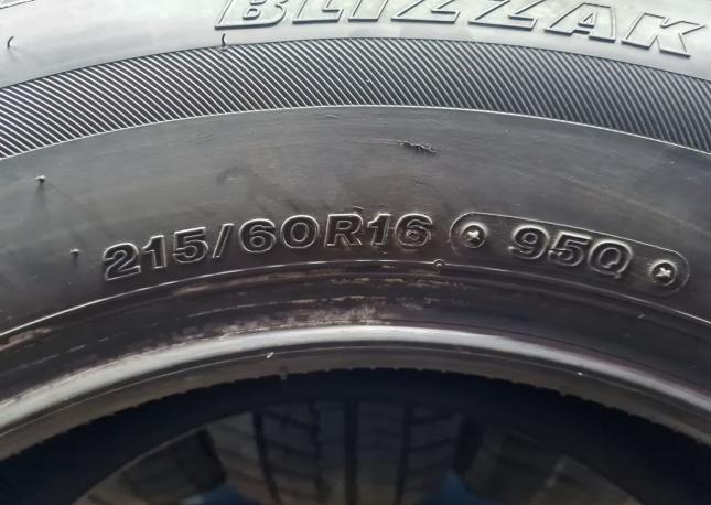 Bridgestone Blizzak VRX2 215/60 R16 95R