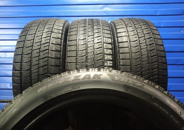 Bridgestone Blizzak VRX2 225/45 R18 91R