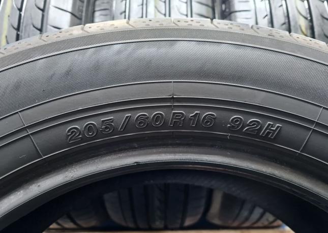 Yokohama BlueEarth RV02 205/60 R16 92H