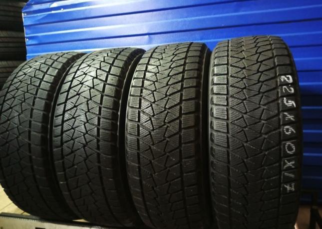 Bridgestone Blizzak DM-V2 225/60 R17 99T