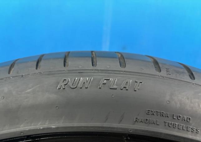 Pirelli P Zero PZ4 275/35 R19 100Y