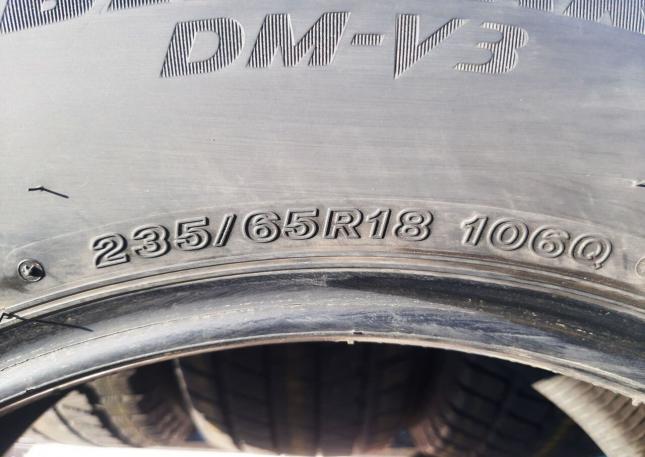 Bridgestone Blizzak DM-V3 235/65 R18 106R