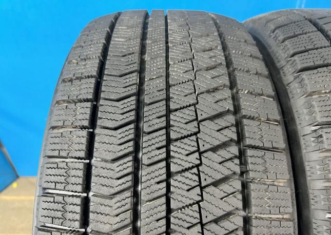 Bridgestone Blizzak VRX2 225/50 R17 95Q