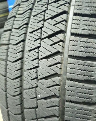 Bridgestone Blizzak VRX2 215/60 R16 95R