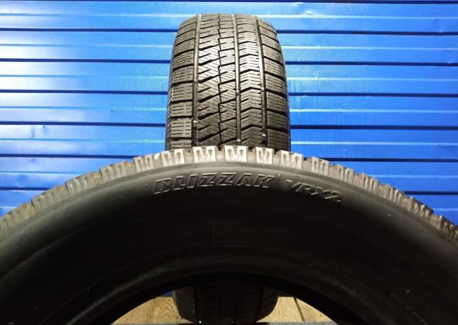 Bridgestone Blizzak VRX2 225/60 R17 99Q