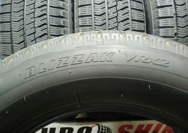 Bridgestone Blizzak VRX2 215/60 R16 95R