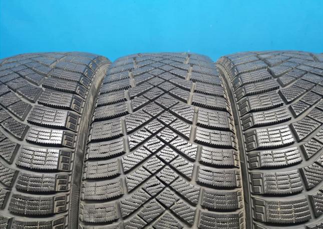 Pirelli Ice Zero FR 235/55 R18 104T