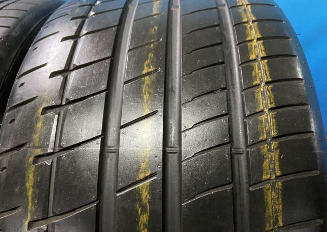 Bridgestone Potenza S007 255/40 R20 и 295/35 R20 101Y