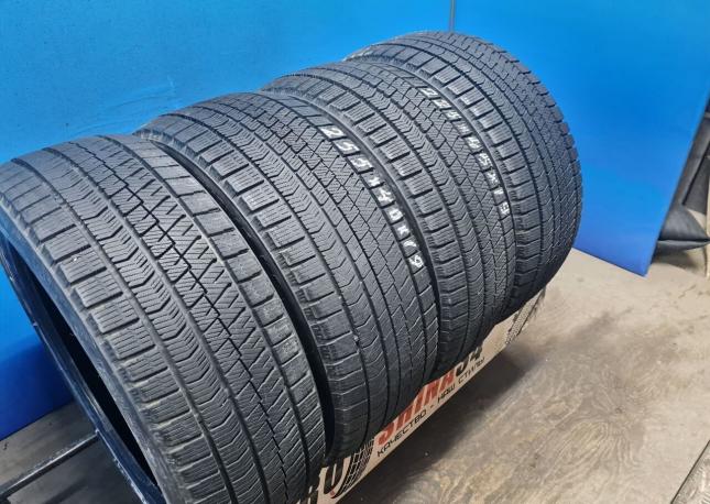 Bridgestone Blizzak Ice 255/40 R19 и 225/45 R19 96T