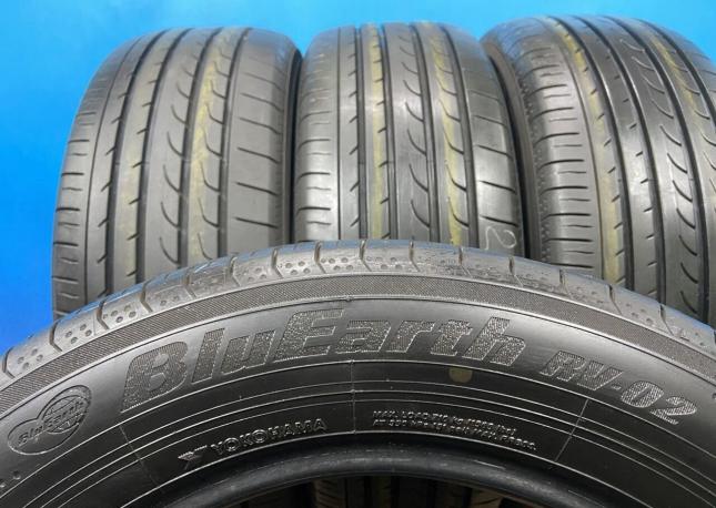 Yokohama BlueEarth RV02 215/60 R17 96H