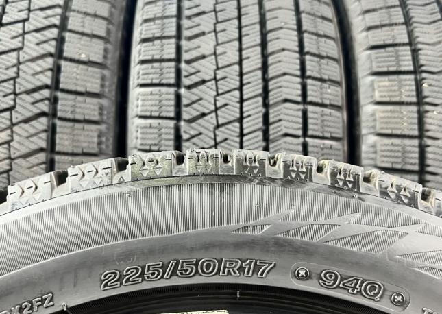 Bridgestone Blizzak VRX2 225/50 R17 95Q