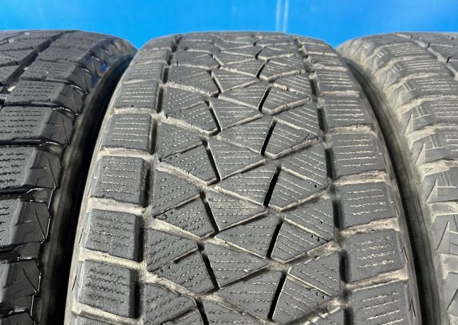 Bridgestone Blizzak DM-V2 225/60 R17 98R