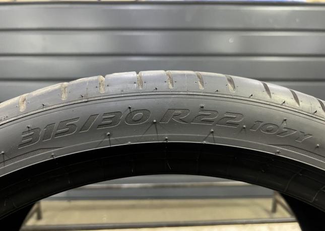 Pirelli P Zero PZ4 315/30 R22 107Y